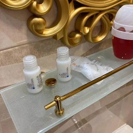 La Reggia Di Rihanna Oda ve Kahvaltı Caserta