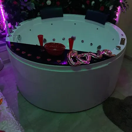 La Reggia Di Rihanna *